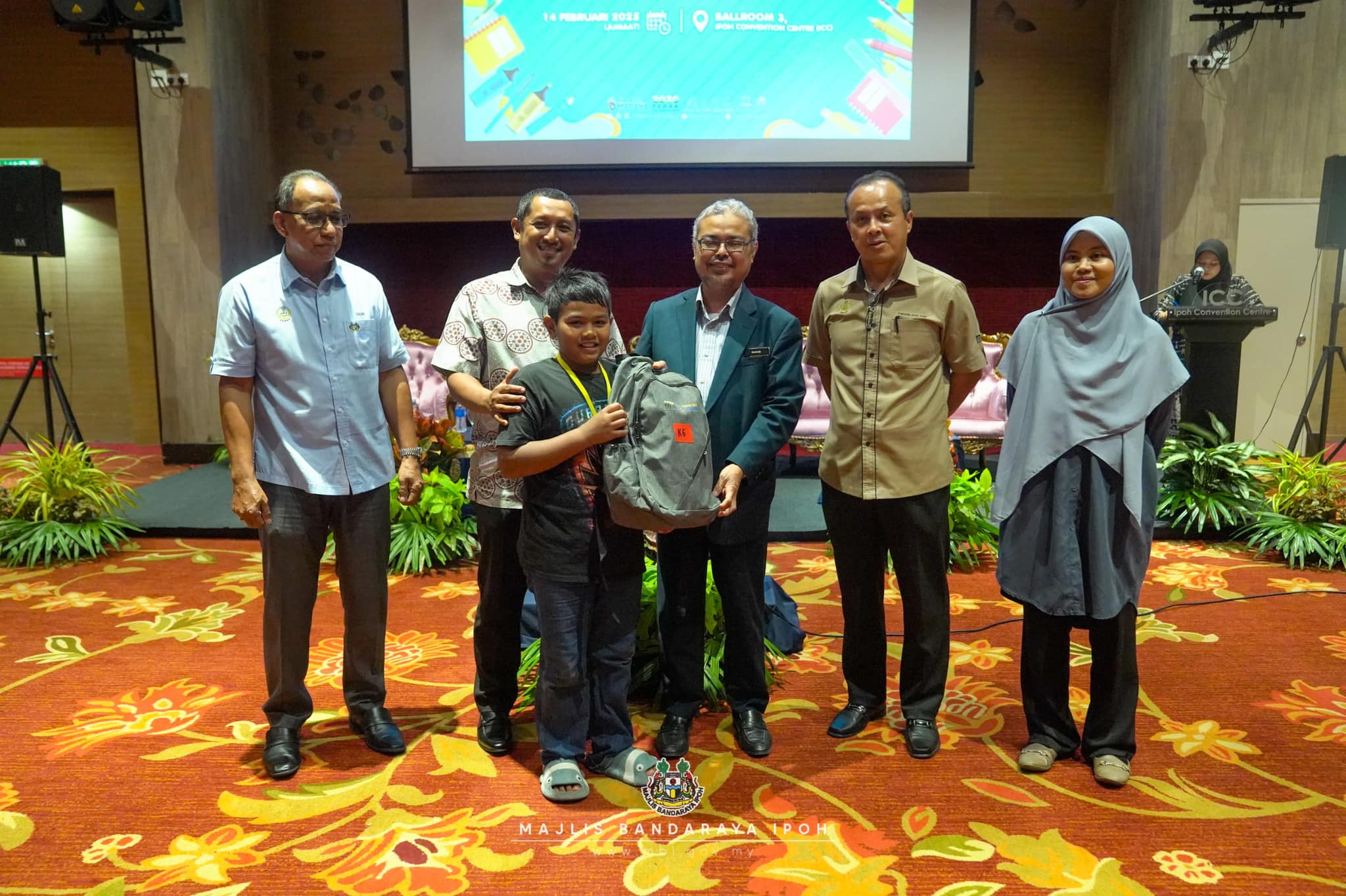 478896217 1012037944282059 7394338699657724033 N